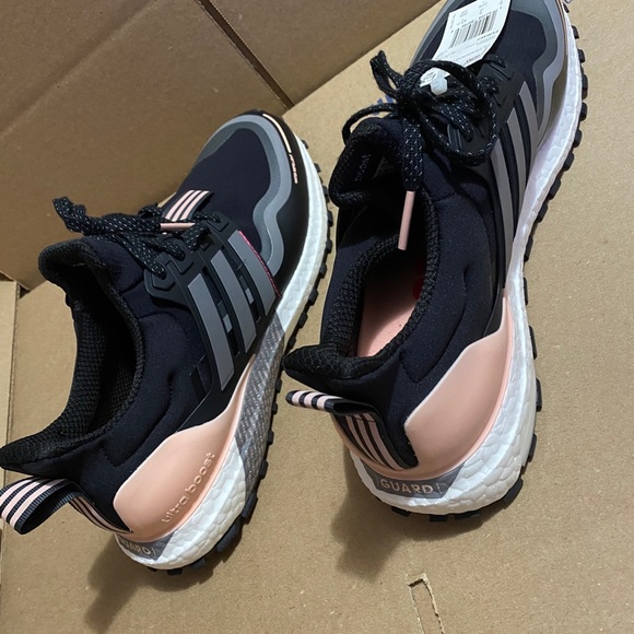 Size 10.5 women’s Ultraboost guard - Picture 3 of 3
